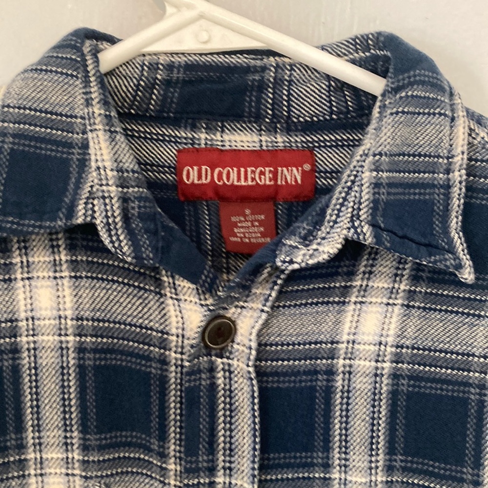 Old College Inn button down flannel shirt small in good shape